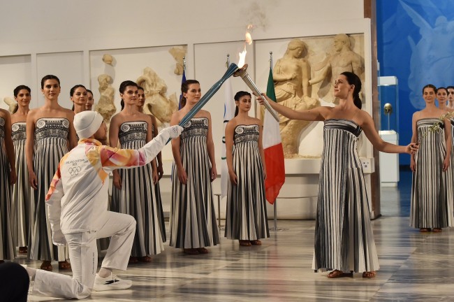 米蘭科爾蒂納2026冬季奧運會的火炬已經點燃