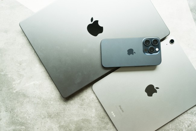 據彭博新聞社報道，蘋果正在開發廉價 Mac 筆記本電腦以與 Chromebook 競爭