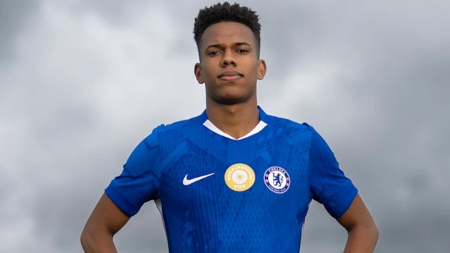 埃斯特旺在最後一刻為切爾西進球，讓利物浦失去了冠軍