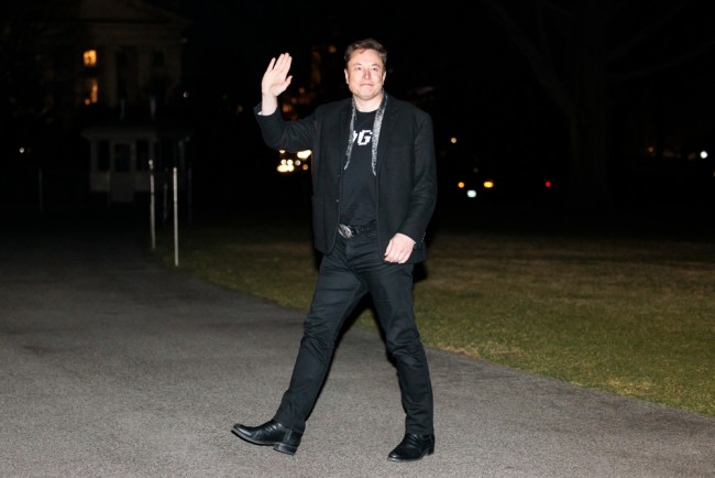 特斯拉董事會警告股東：批准埃隆·馬斯克的1兆美元薪酬交易，否則將面臨失去他的風險