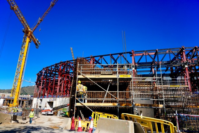 巴塞羅那足球俱樂部因體育場延遲重新開放而再次遭遇挫折