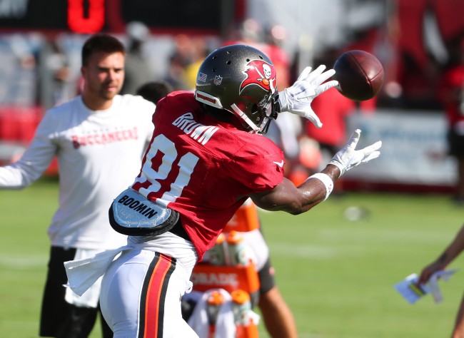 前 NFL 超級巨星安東尼奧·布朗被引渡到美國，面臨二級謀殺未遂指控