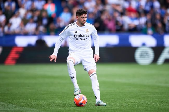 皇家馬德里在對馬德里競技的德比戰中獲勝，並於週日再設一場德比戰