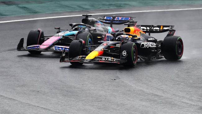 Max Verstappen 在令人難忘的巴西大獎賽中從 P17 攀升至 P1