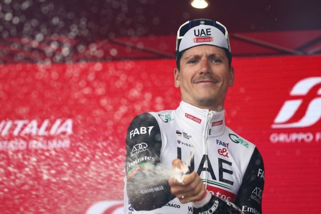 若昂·阿爾梅達 （Joao Almeida） 在追趕喬納斯·文格高 （Jonas Vingegaard） 的過程中縮短了 10 秒