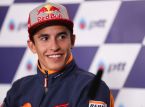 Carlos Sainz 認為 Marc M&aacute;rquez 是 MotoGP 的 Ayrton Senna：&ldquo;活在當下，我們沒有意識到&rdquo;
