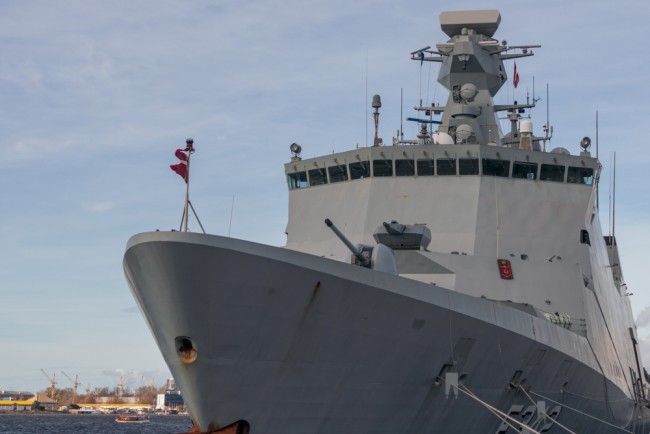 這艘標誌性護衛艦在哥本哈根和阿馬格附近海域巡邏，向俄羅斯發出了明確的信息......原因如下