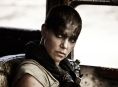 查理茲·塞隆 （Charlize Theron） 評論在《瘋狂的麥克斯》宇宙中被取代為 Furiosa