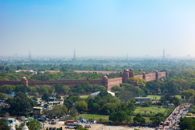 德里紅堡附近汽車爆炸造成八人死亡