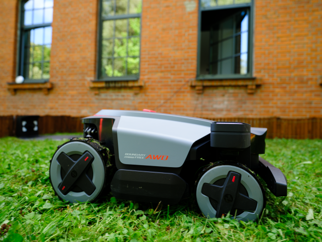 我們去德國參觀了新的石頭掃地機器人割草機系列