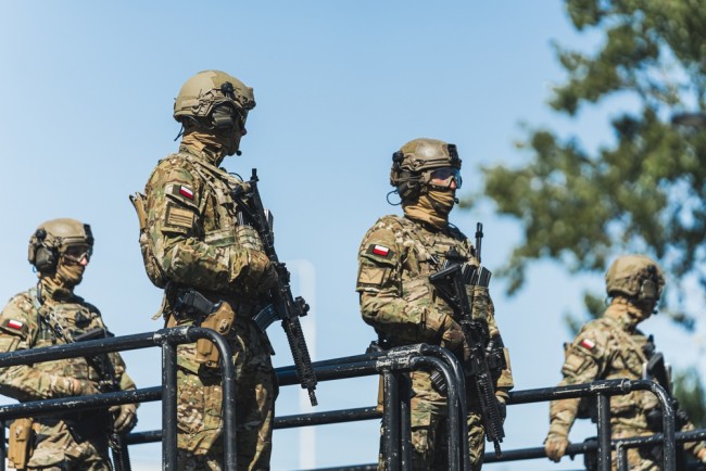 波蘭將在俄羅斯一連串攻擊後部署1萬名部隊守衛基礎設施