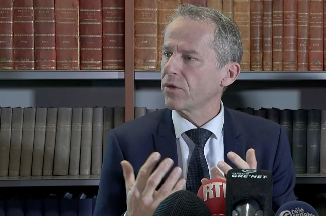 法國前教育工作者因數十年來對89名未成年人性侵被控