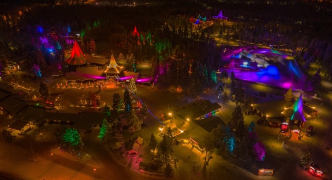 今年聖誕節,聖誕老人有了新的幫手:北約因可能的俄羅斯攻擊而部署在拉普蘭