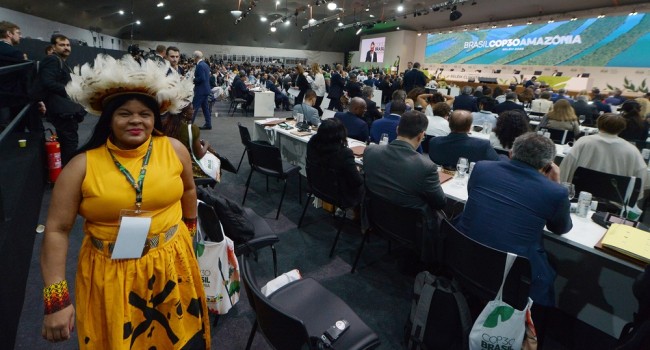 抗議者衝進巴西COP30會場，與安全發生衝突