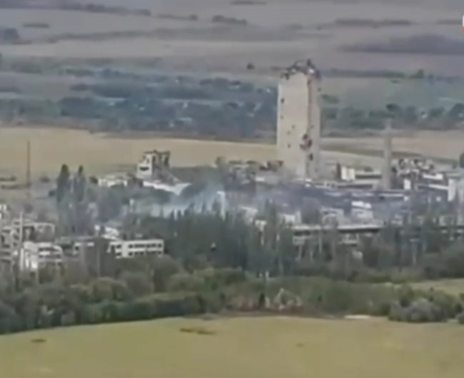 烏克蘭狙擊手用1發子彈擊倒2名俄羅斯士兵，實現破紀錄的「歷史上最長擊殺」