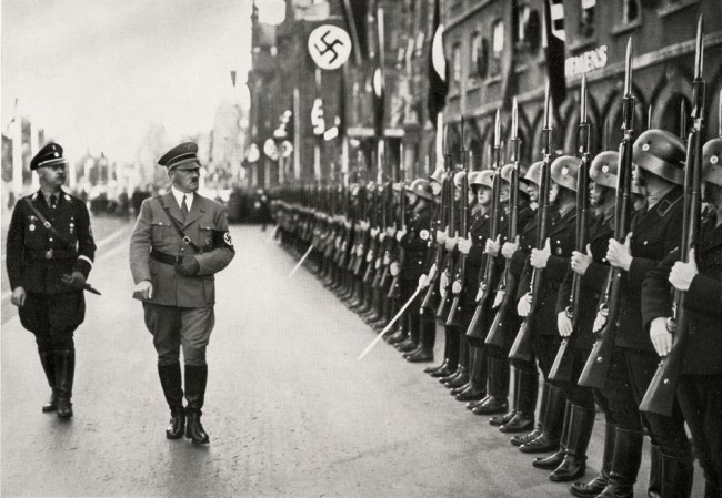 希特勒隱藏的遺傳性障礙揭示了更多細節：微陰莖（而且只有一個球）