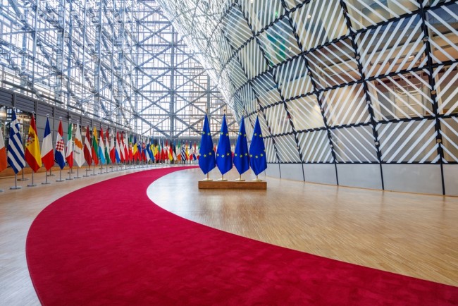 歐盟領導人在布魯塞爾峰會上團結起來支持澤連斯基