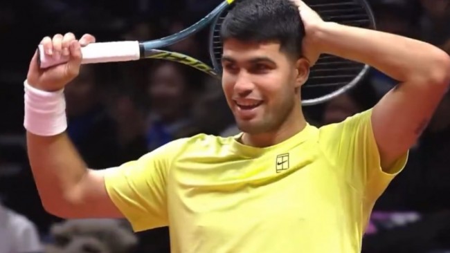 卡洛斯·阿爾卡拉斯在南韓首次與年度最佳雅尼克·辛納對決獲勝